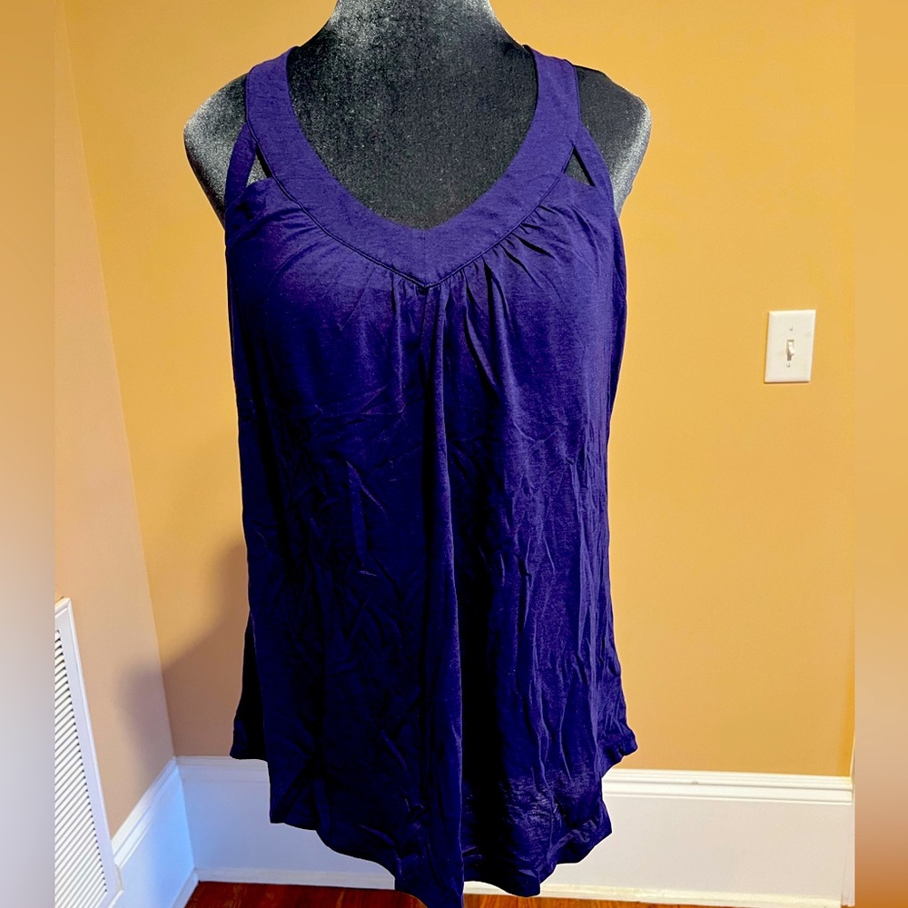Women’s Top with build in Bra Sz L